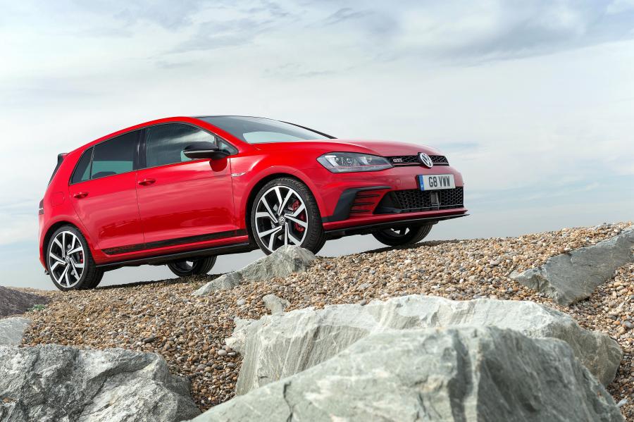  Volkswagen Golf GTI Clubsport Edition 40 2016 года  (UK) (фото 24 из 30)